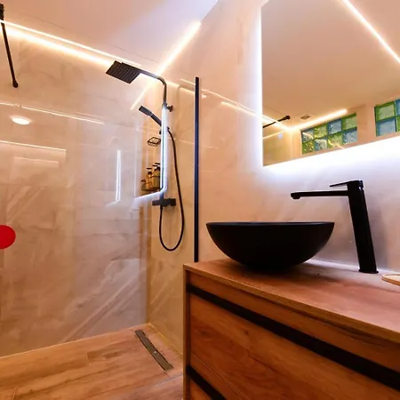 Apartamento Fabuloso Apto 1-5 Personas Torrequebrada-benalmadena Piscina Terraza Parking Wi-fi
