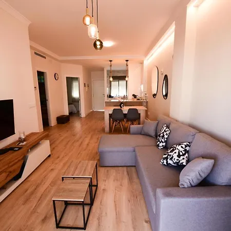 Apartamento Fabuloso Apto 1-5 Personas Torrequebrada-benalmadena Piscina Terraza Parking Wi-fi Benalmádena